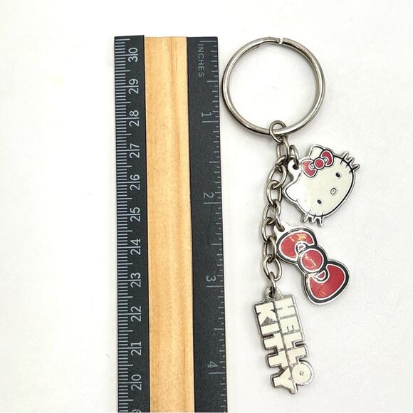 HELLO KITTY Sanrio 2011 Officially Licensed Key‎ Chain - Picture 2 of 6